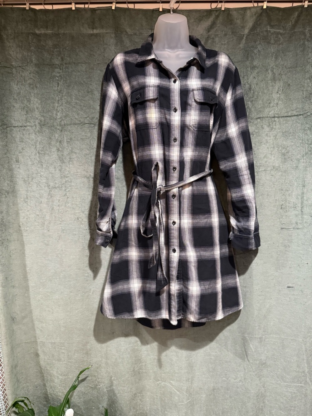 Universal Thread Black and White Plaid Belted Shirt Dress